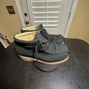 Buffalino size 8.5 black leather ankle lace up boots